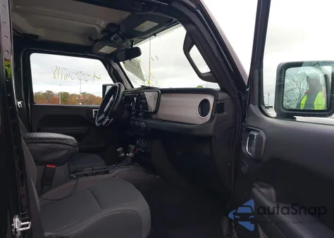 2025 Jeep Gladiator Nighthawk z USA, uszkodzony, nr VIN 1C6PJTAG9SL502572